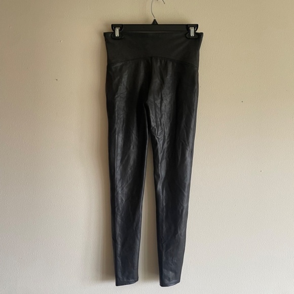 SPANXshape Faux Leather Leggings - Picture 4 of 10